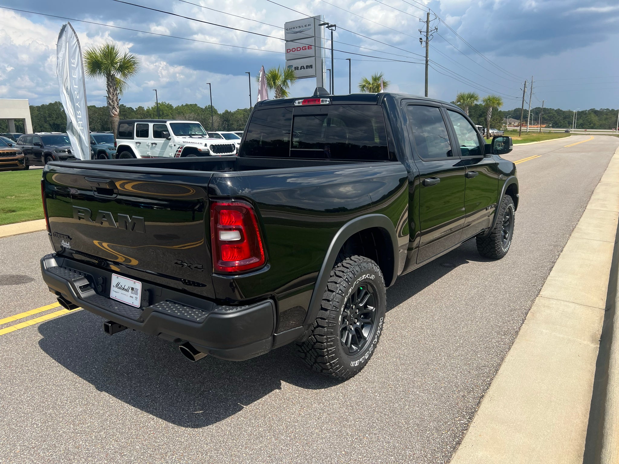 2027 RAM 1500 RAM 1500 REBEL CREW CAB 4X4 5'7' BOX
