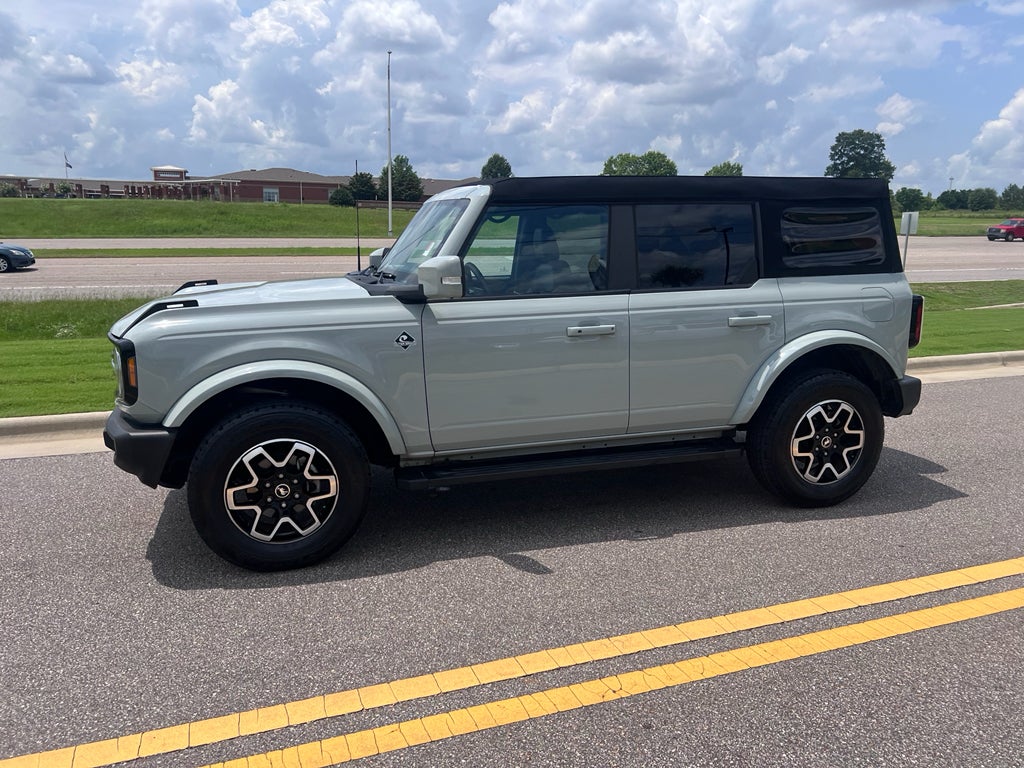 2024 Ford Bronco Outer Banks