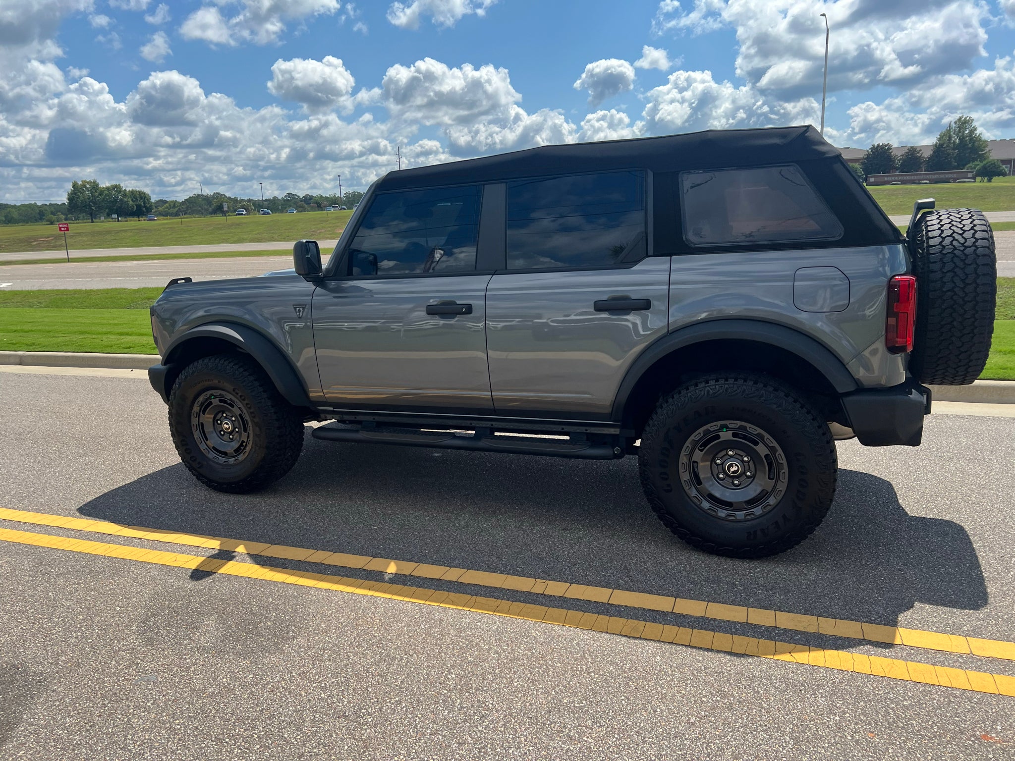 2025 Ford Bronco Base