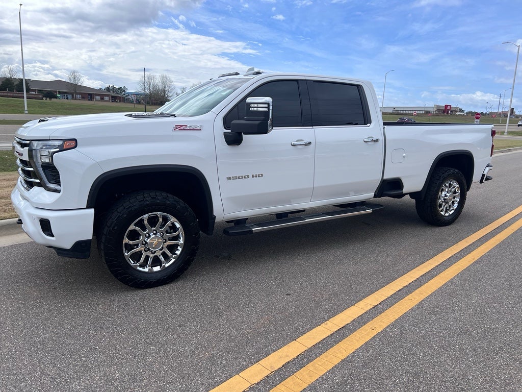 2024 Chevrolet Silverado LTZ