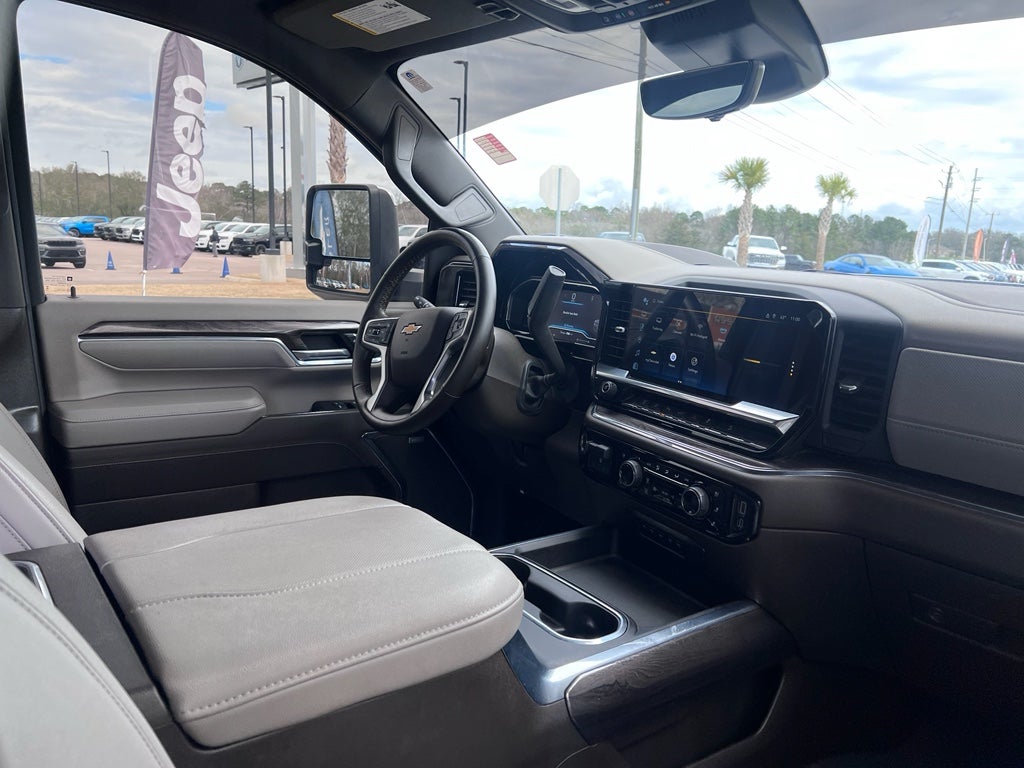 2024 Chevrolet Silverado LTZ