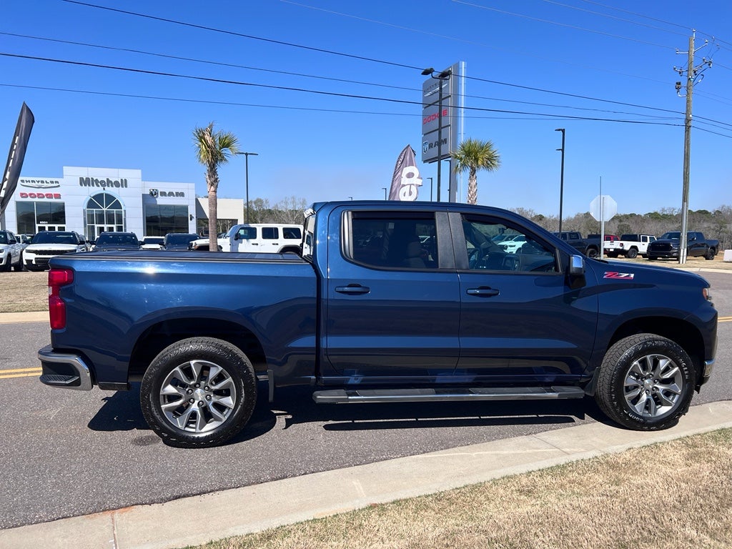 2021 Chevrolet Silverado 4WD Crew Cab Short Bed LT