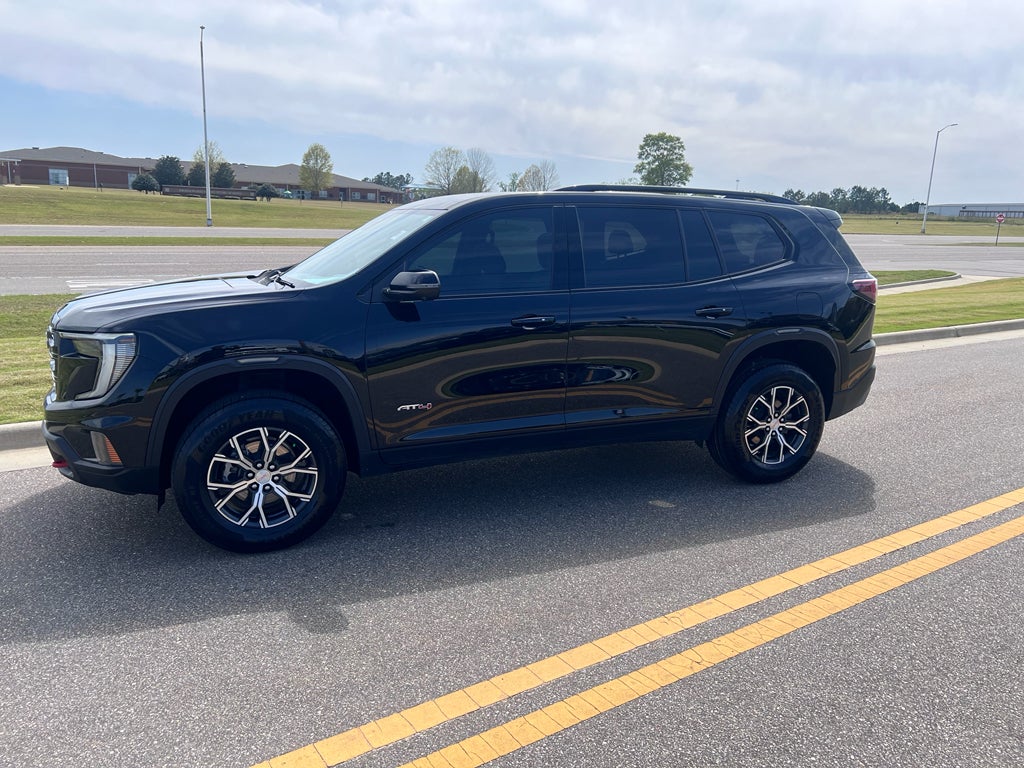 2024 GMC Acadia AWD AT4
