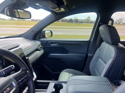 2024 GMC Acadia AWD AT4