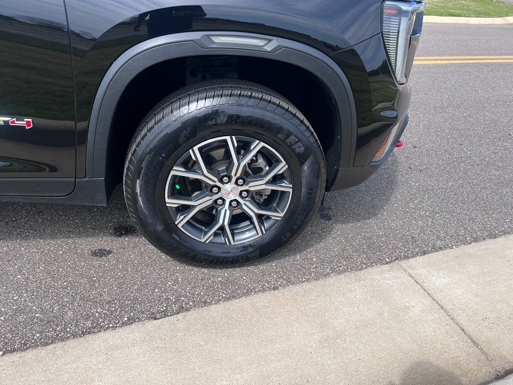 2024 GMC Acadia AWD AT4