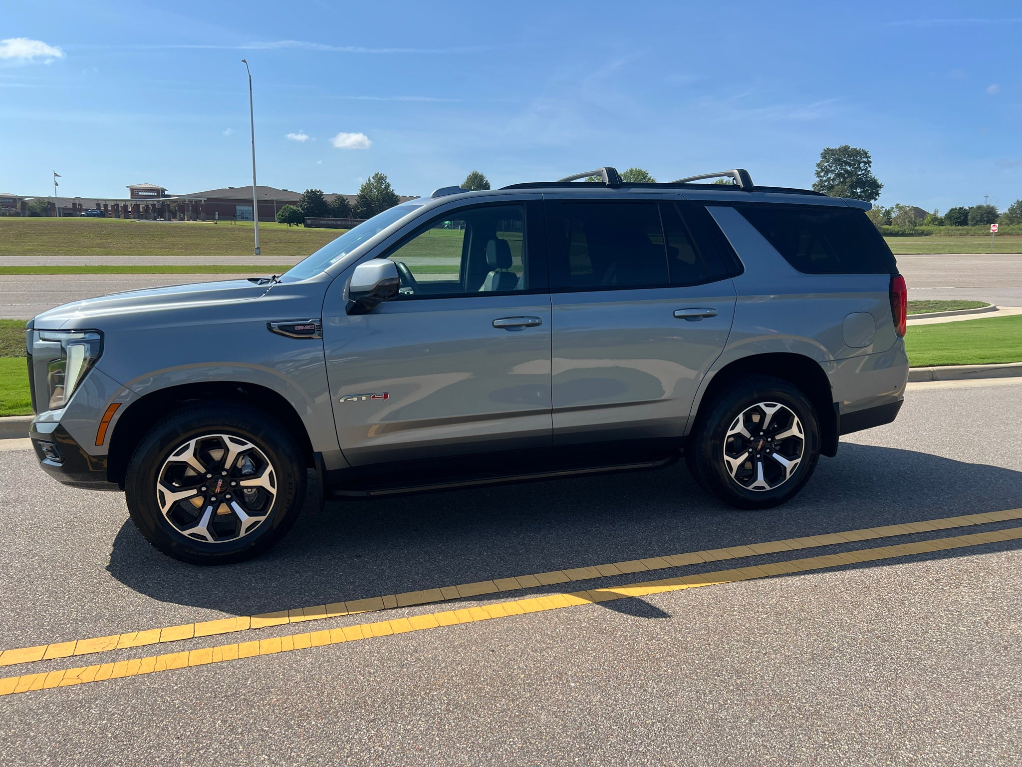 2025 GMC Yukon 4WD AT4