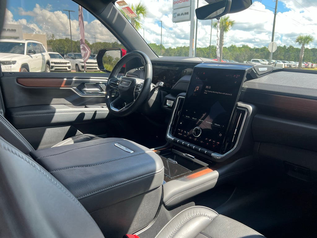 2025 GMC Yukon 4WD Denali