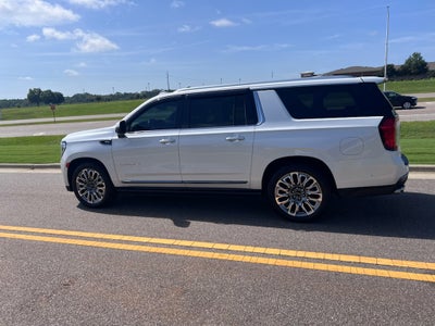 2023 GMC Yukon XL 4WD Denali Ultimate