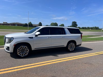 2023 GMC Yukon XL 4WD Denali Ultimate