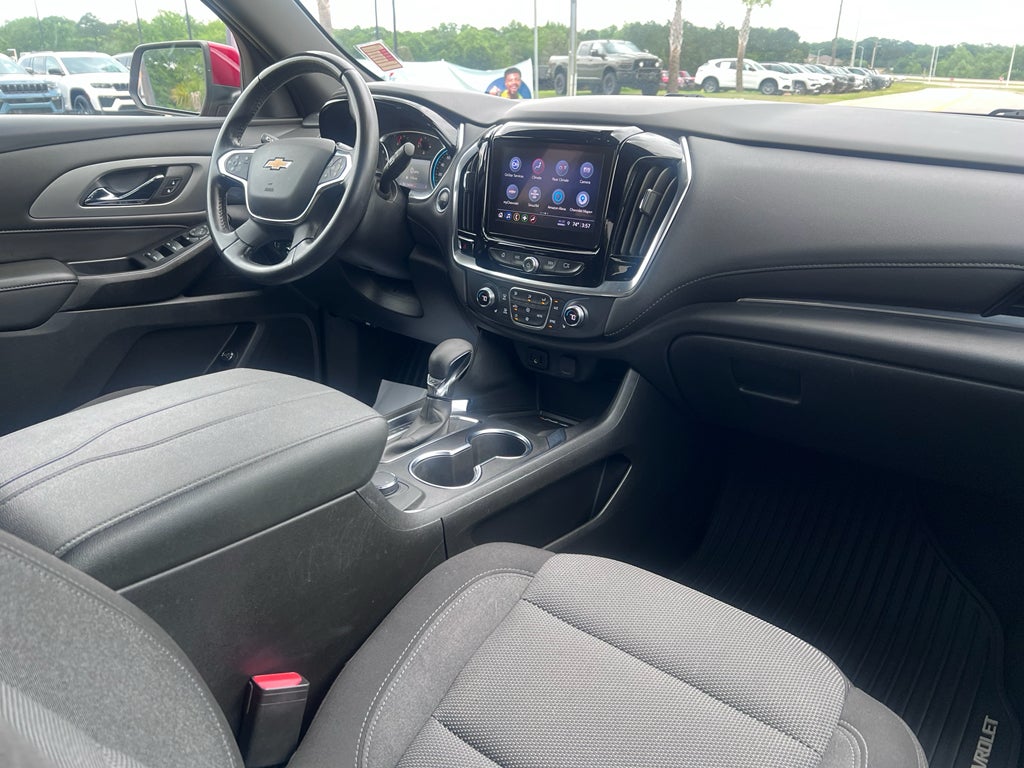 2022 Chevrolet Traverse LT Cloth