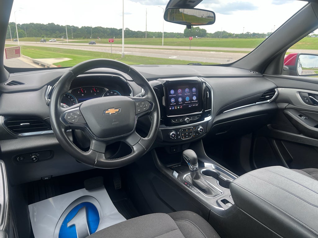 2022 Chevrolet Traverse LT Cloth