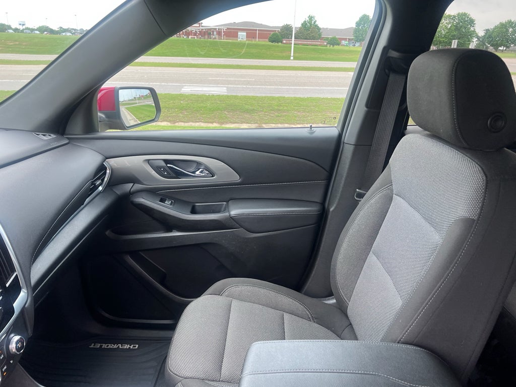2022 Chevrolet Traverse LT Cloth
