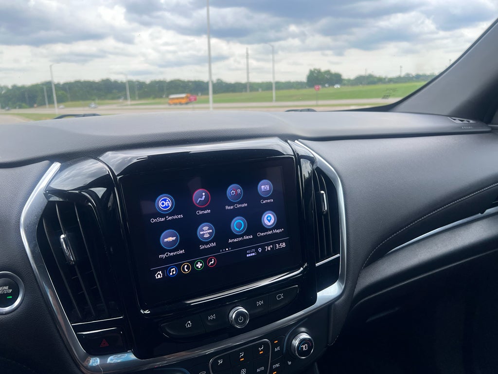 2022 Chevrolet Traverse LT Cloth