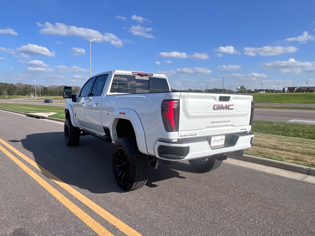 2025 GMC Sierra 4WD Crew Cab Standard Bed AT4