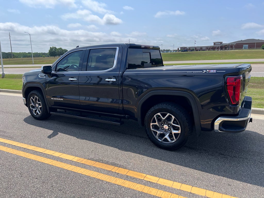 2022 GMC Sierra 4WD Crew Cab Short Box SLT