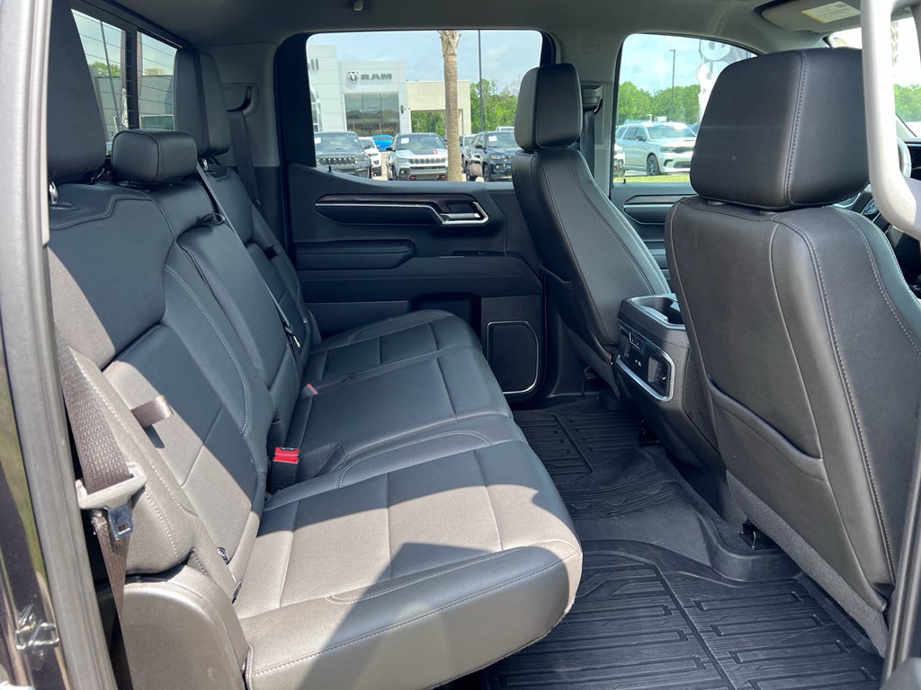 2022 GMC Sierra 4WD Crew Cab Short Box SLT