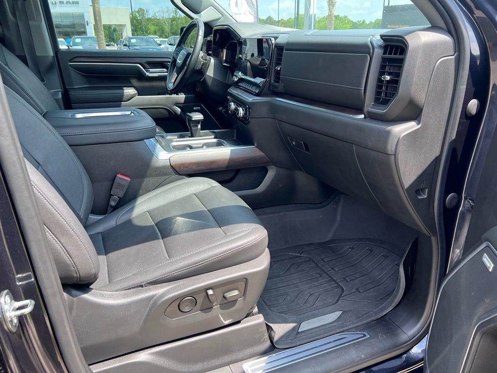 2022 GMC Sierra 4WD Crew Cab Short Box SLT