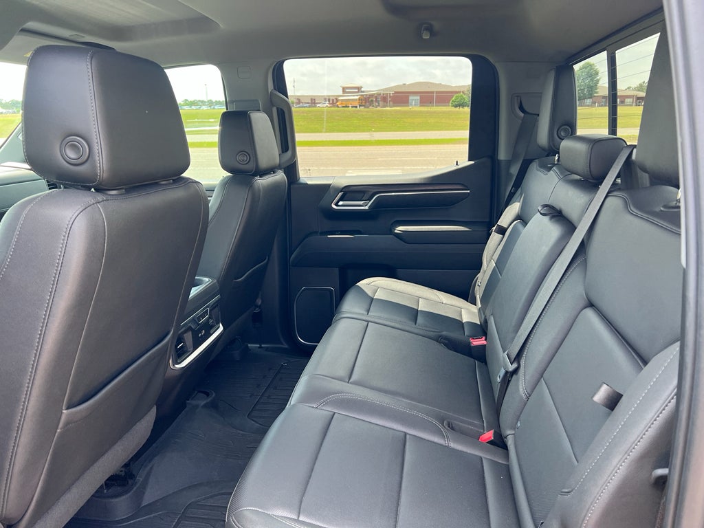 2022 GMC Sierra 4WD Crew Cab Short Box SLT