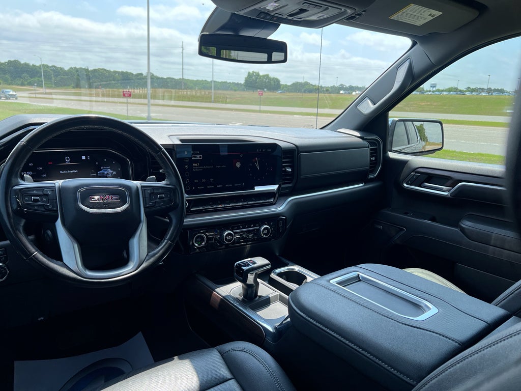 2022 GMC Sierra 4WD Crew Cab Short Box SLT