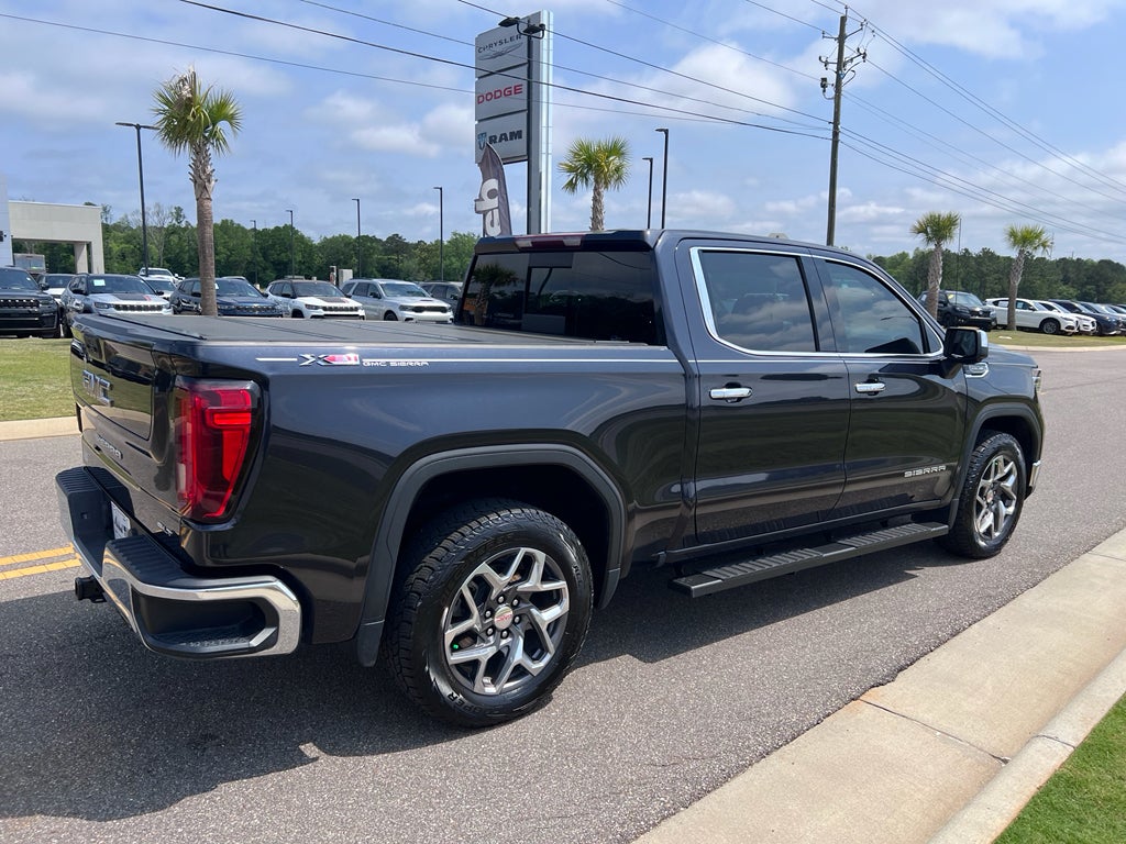 2022 GMC Sierra 4WD Crew Cab Short Box SLT