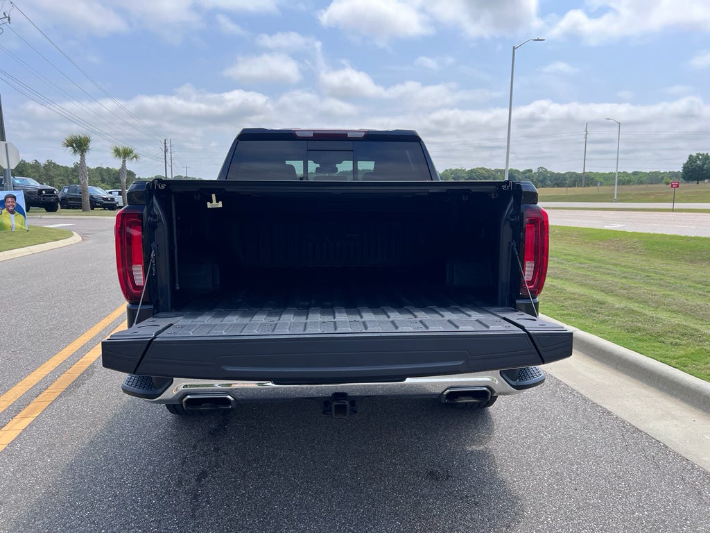 2022 GMC Sierra 4WD Crew Cab Short Box SLT