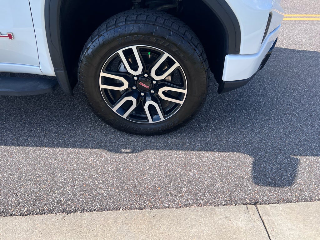 2023 GMC Sierra AT4
