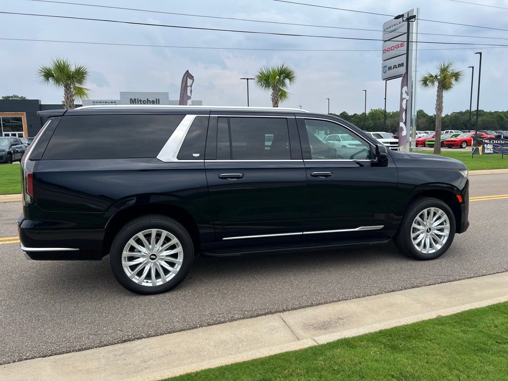 2023 Cadillac Escalade ESV 4WD Luxury