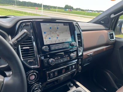 2024 Nissan Titan Crew Cab Platinum Reserve 4x4