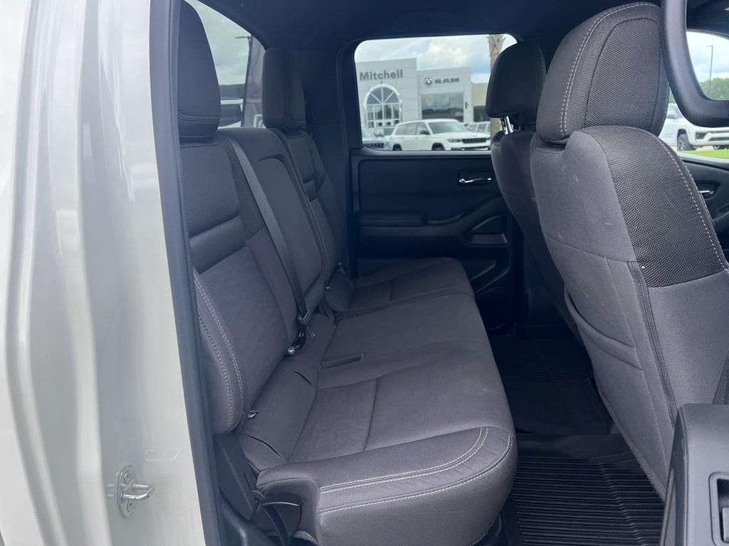 2023 Nissan Frontier Crew Cab SV 4x2