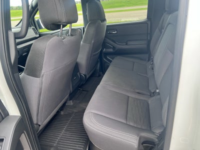 2023 Nissan Frontier Crew Cab SV 4x2