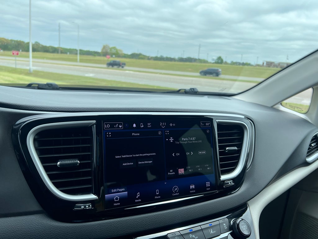 2024 Chrysler Pacifica Touring L