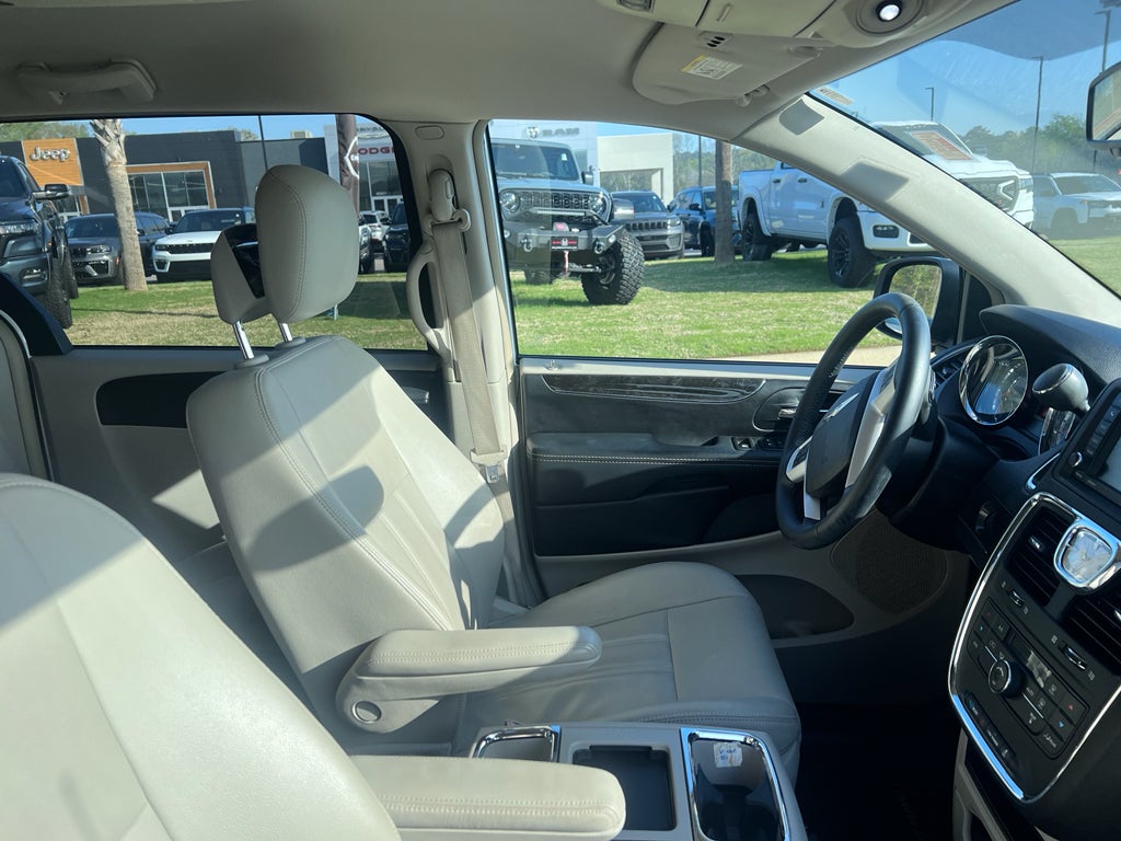 2015 Chrysler Town & Country Touring