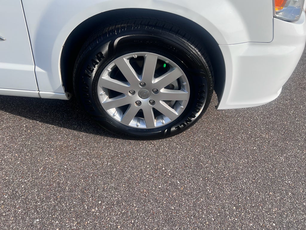 2015 Chrysler Town & Country Touring