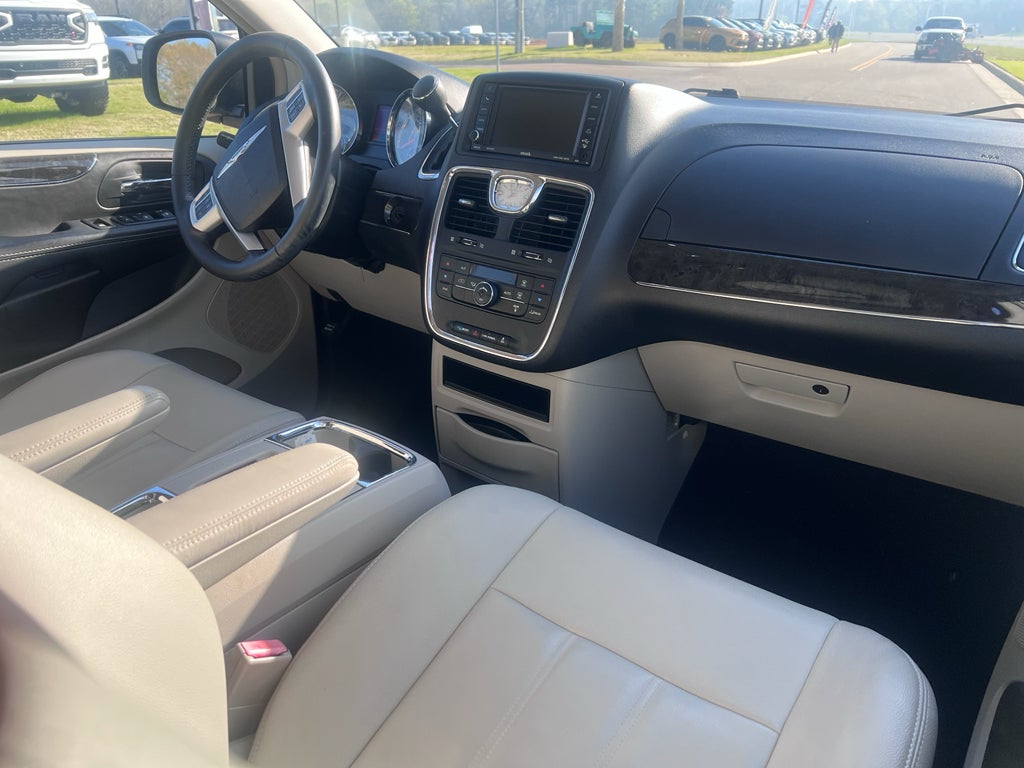 2015 Chrysler Town & Country Touring