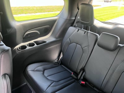 2027 Chrysler Pacifica PACIFICA SELECT