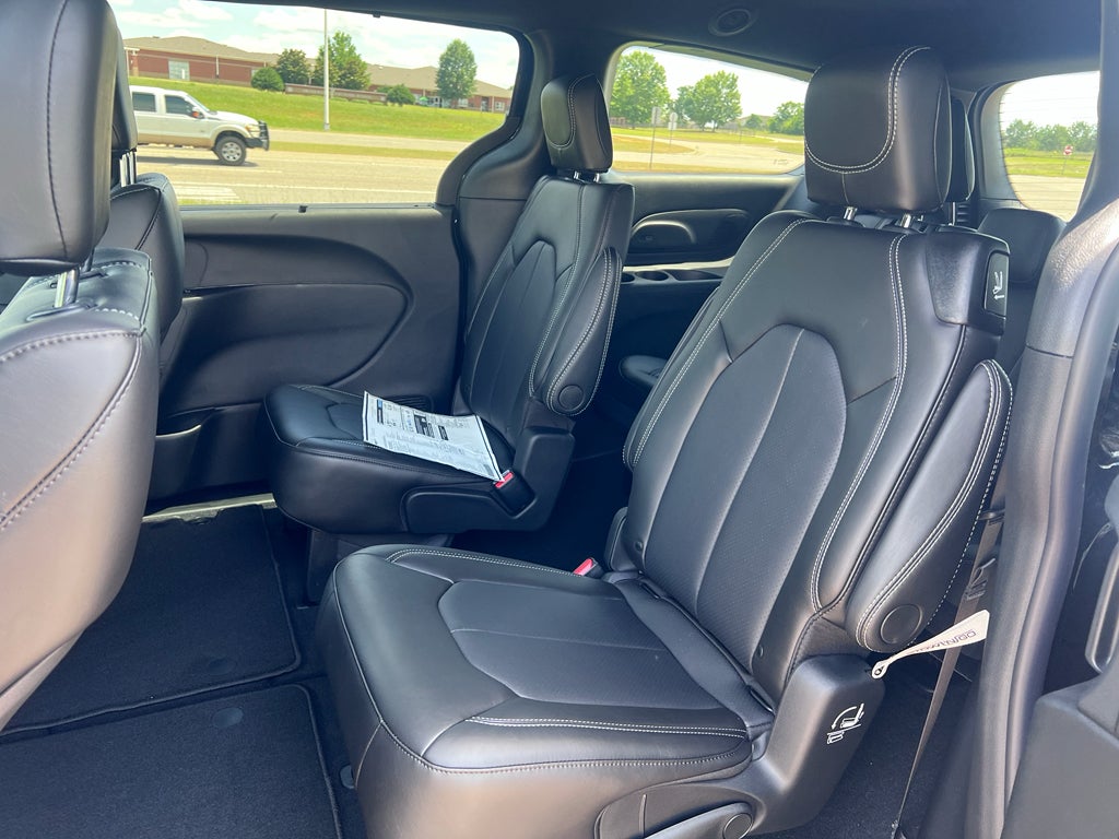 2027 Chrysler Pacifica PACIFICA SELECT