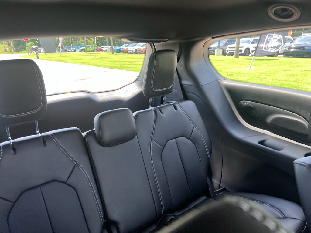 2027 Chrysler Pacifica PACIFICA SELECT