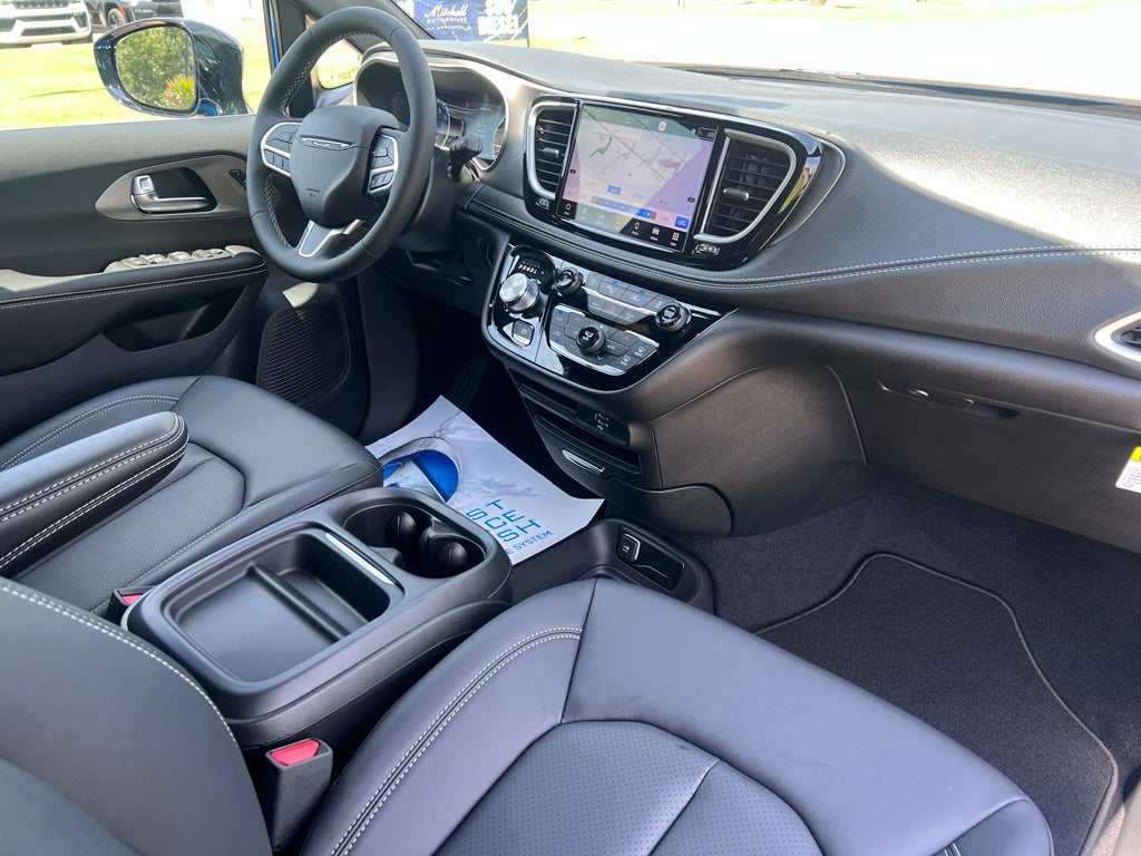 2027 Chrysler Pacifica PACIFICA SELECT