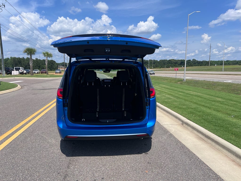 2027 Chrysler Pacifica PACIFICA SELECT