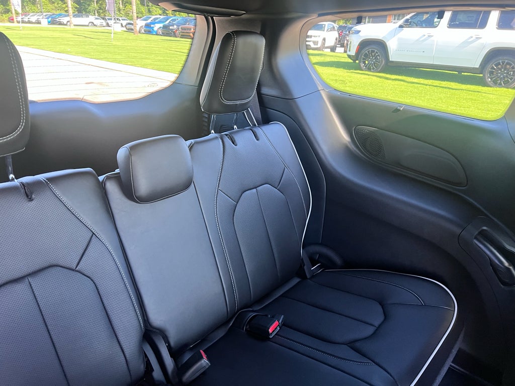 2027 Chrysler Pacifica PACIFICA LIMITED