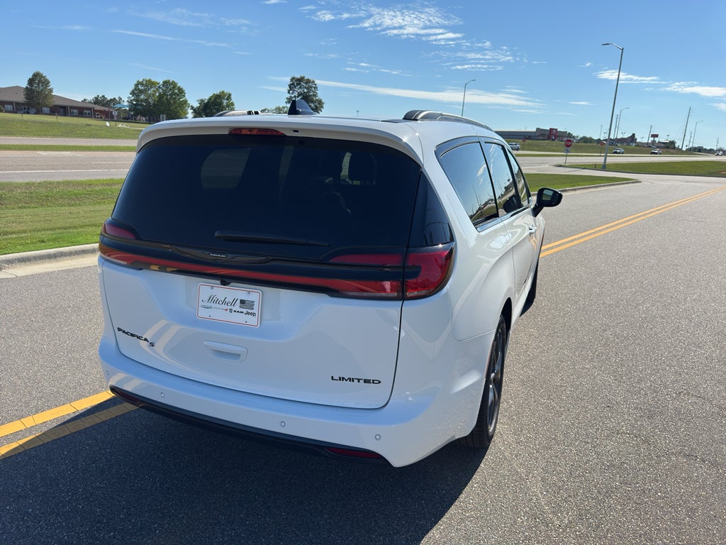 2026 Chrysler Pacifica PACIFICA LIMITED