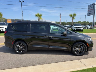 2023 Chrysler Pacifica Touring L AWD