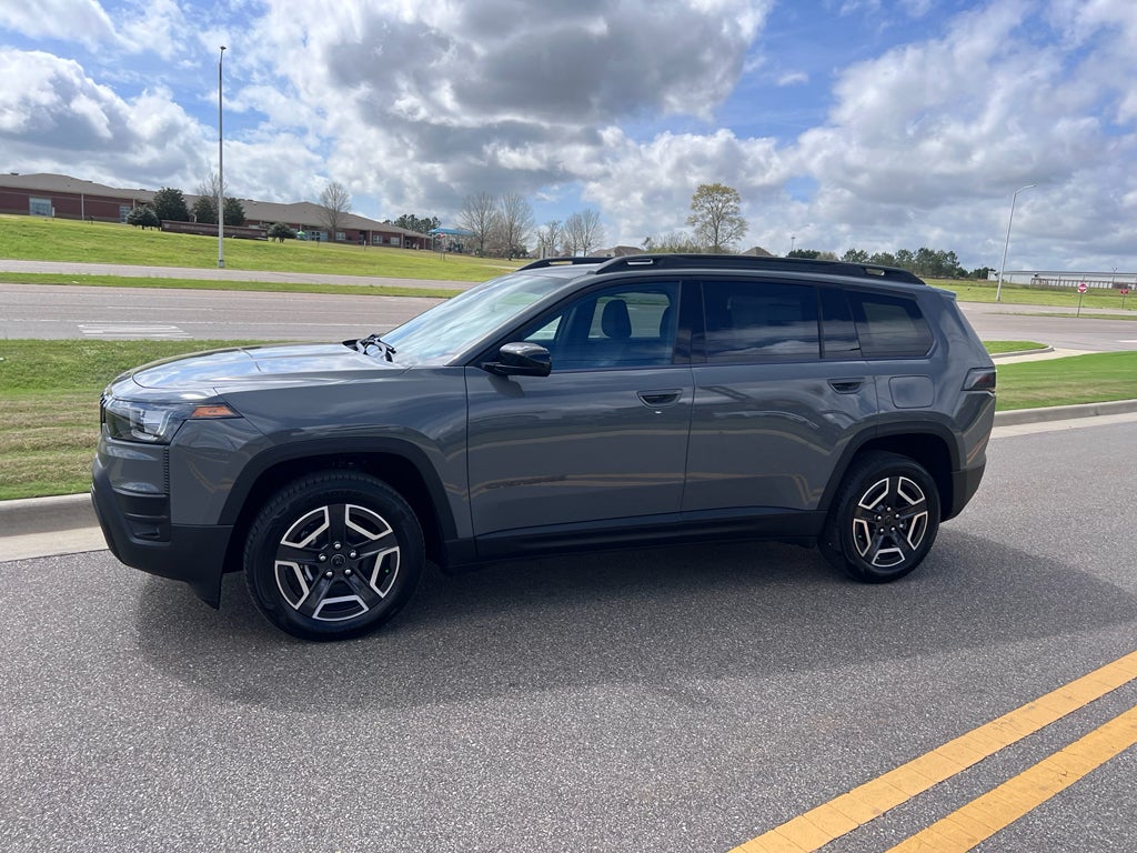 2026 Jeep Cherokee CHEROKEE LAREDO 4X4