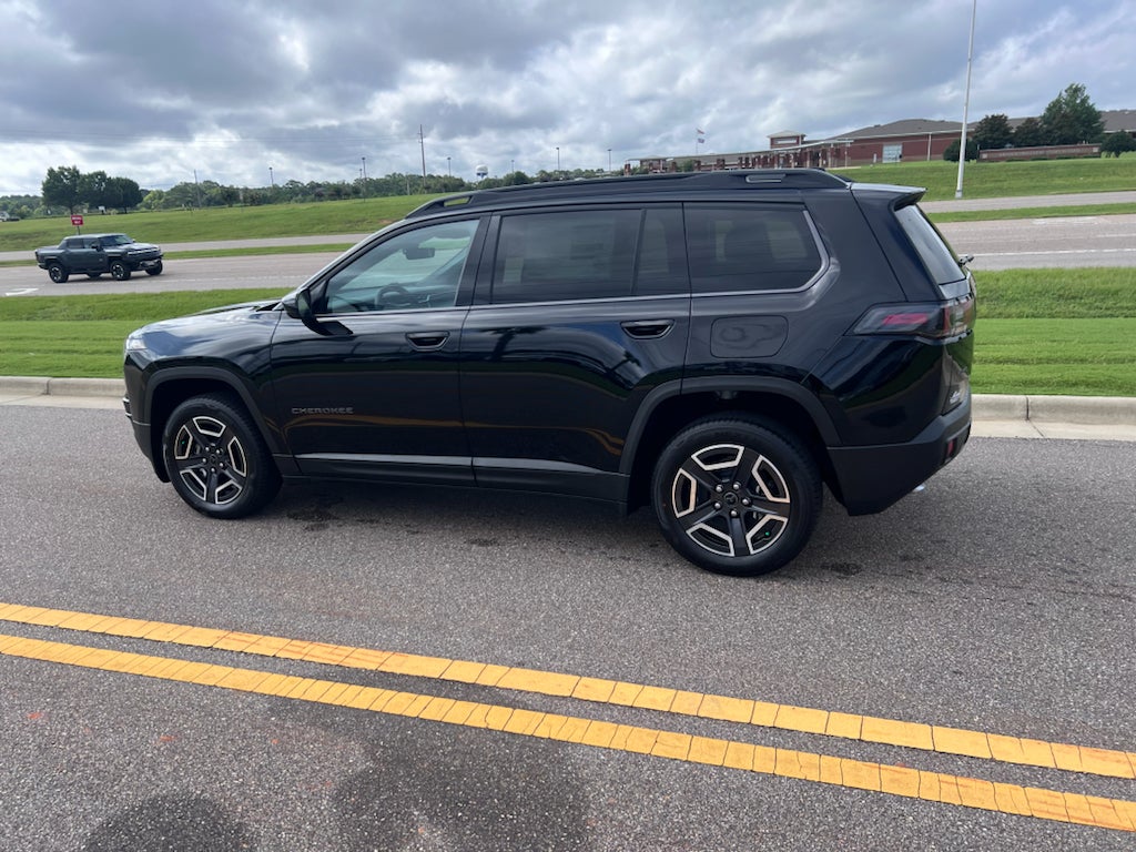 2026 Jeep Cherokee CHEROKEE LAREDO 4X4