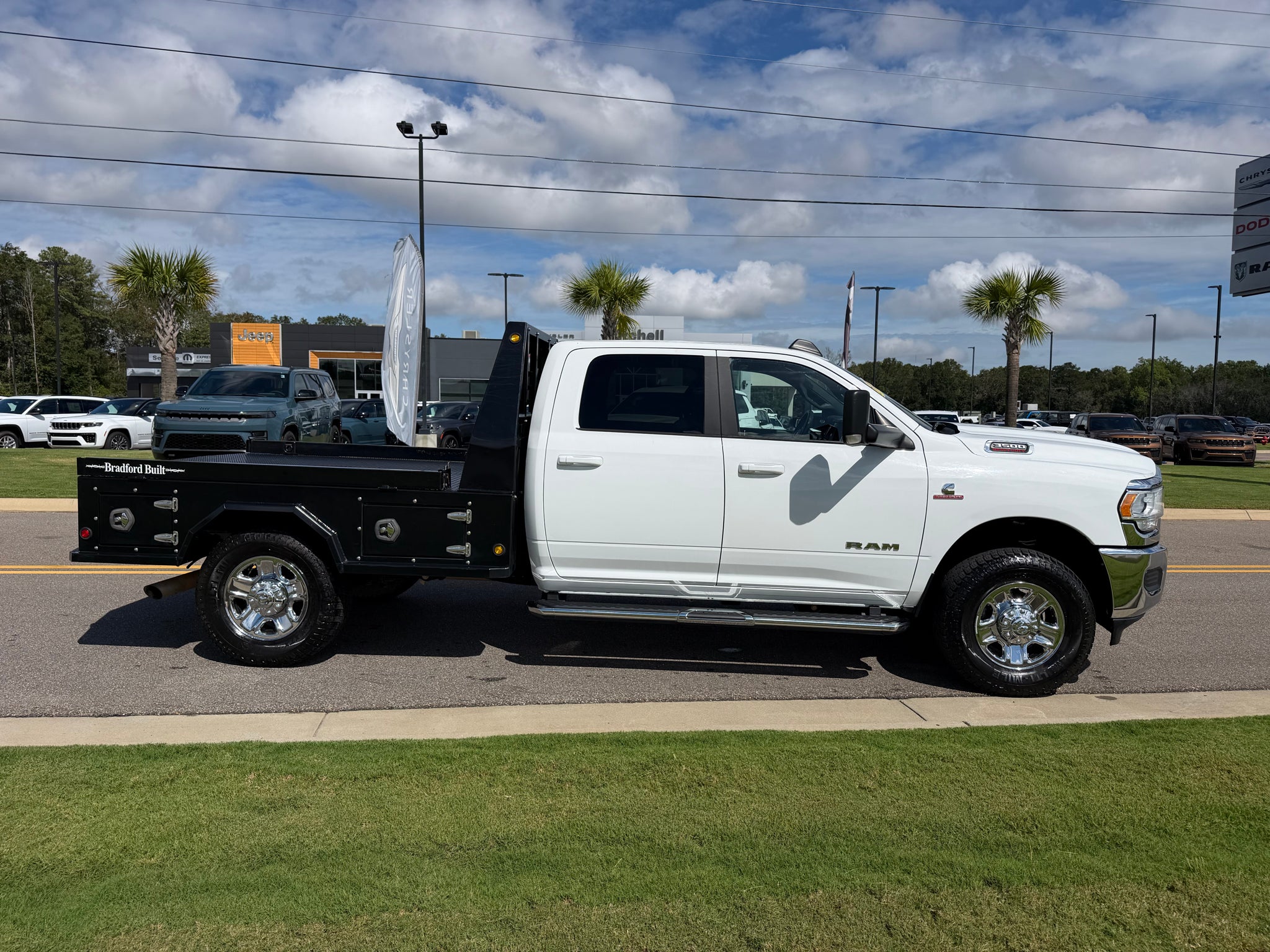 2022 RAM 3500 Big Horn Crew Cab 4x4 8' Box