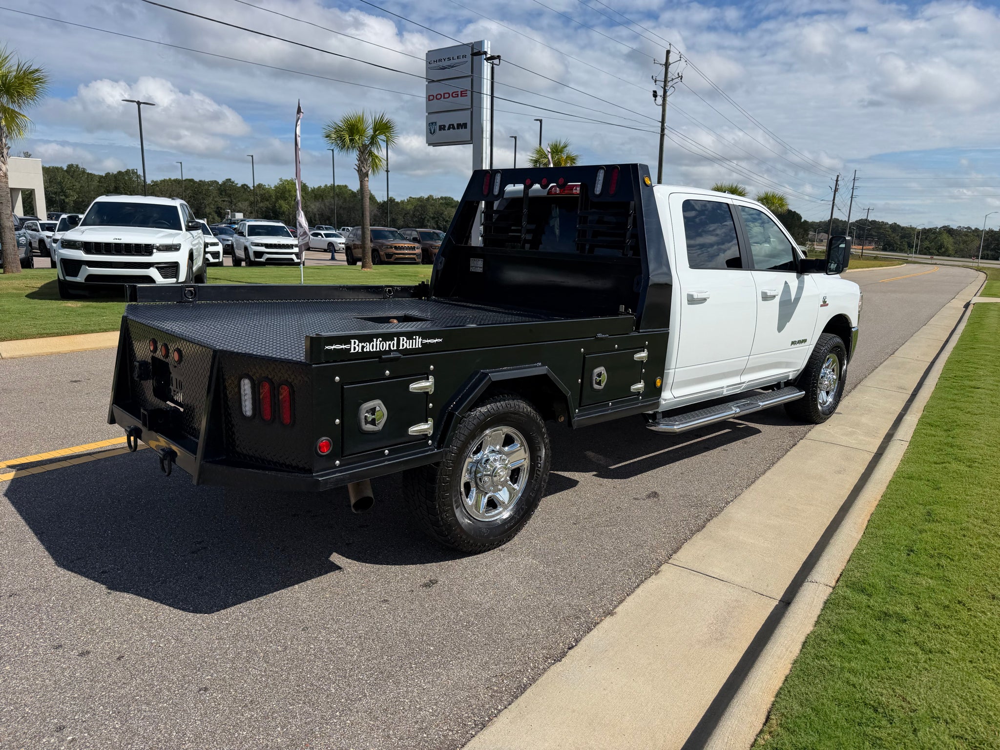 2022 RAM 3500 Big Horn Crew Cab 4x4 8' Box