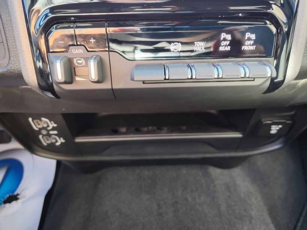 2026 RAM 2500 RAM 2500 BLACK EXPRESS CREW CAB 4X2 8' BOX