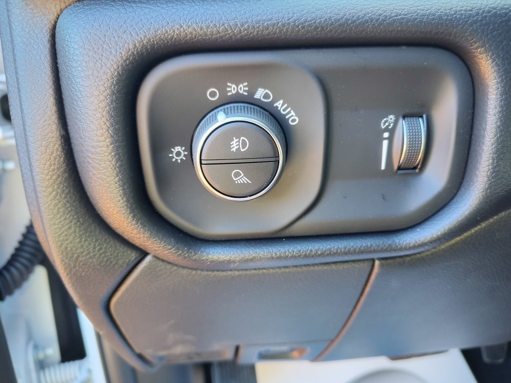 2026 RAM 2500 RAM 2500 TRADESMAN CREW CAB 4X4 6'4' BOX