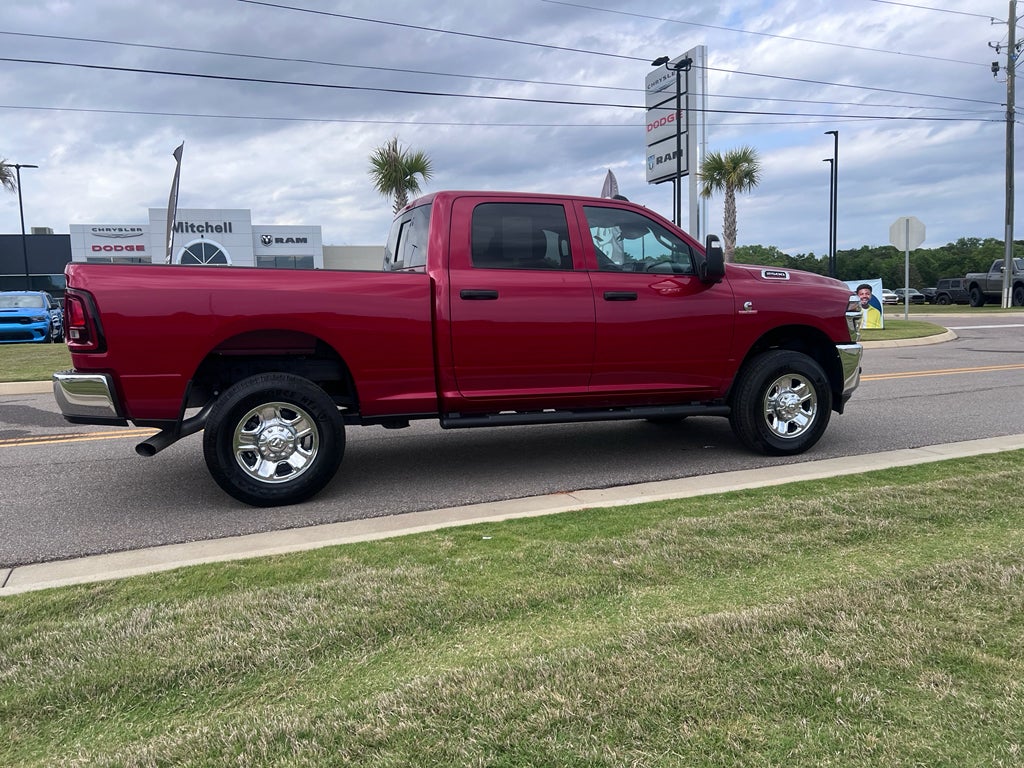 2025 RAM 2500 Tradesman Crew Cab 4x4 6'4' Box