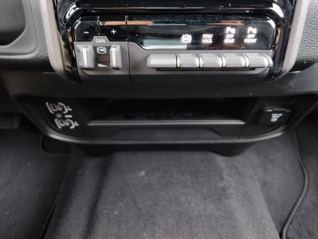 2026 RAM 2500 RAM 2500 TRADESMAN CREW CAB 4X4 6'4' BOX